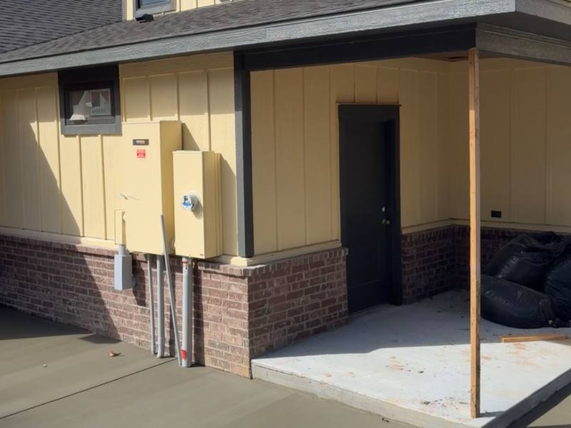 Video: finished concrete entry approach at a home